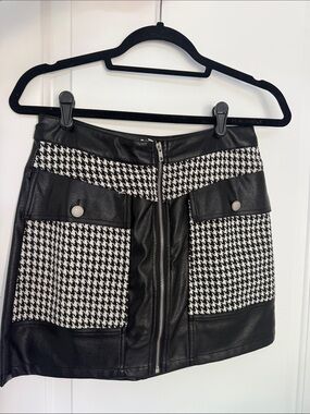 NWT! Black & White Houndstooth Faux Leather Mini Skirt